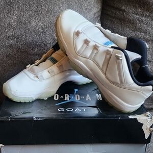 Air Jordan 11 Retro Low